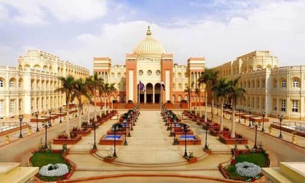 الجامعة البريطانية في مصر الجامعة البريطانية في مصر